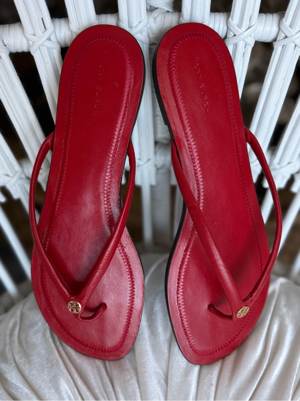 Tory Burch leather Red Women's Flip Flop Sandals with Gold Accent - Picture 4 of 9